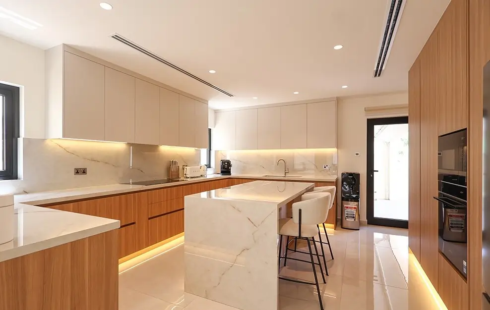 How to Tell if Kitchen Cabinets Are High Quality? What Makes Kitchen Cabinets Feel High Quality? 1 wooden and white kitchen